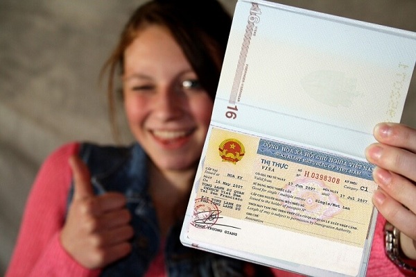 Thủ tục xin cấp visa cho người nước ngoài làm việc tại Việt Nam